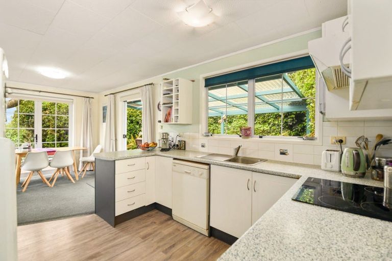 Photo of property in 7 Aries Place, Kawaha Point, Rotorua, 3010