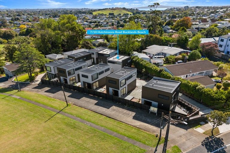 Photo of property in 2/10 Hutchinsons Road, Bucklands Beach, Auckland, 2014