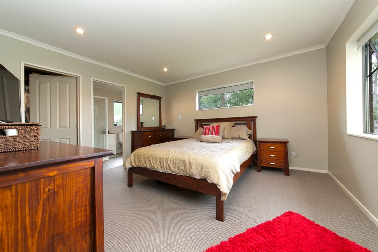 Photo of property in 18a Alexandra Street, Riverhead, 0820