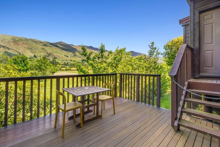 Photo of property in 23 Studholme Road, Wanaka, 9382