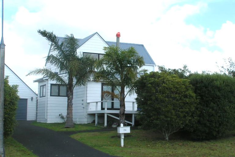 Photo of property in 24 Kennedy Avenue, Forrest Hill, Auckland, 0620