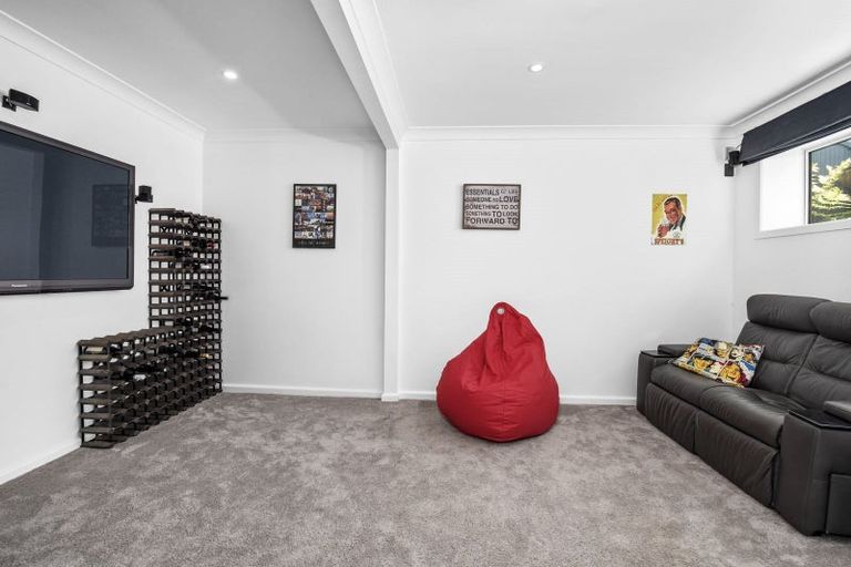 Photo of property in 2/11 Ridge Road, Waiake, Auckland, 0630