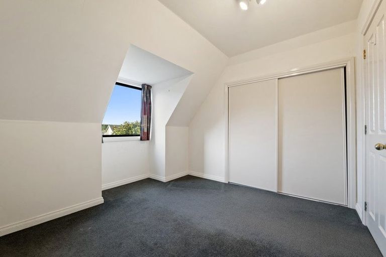 Photo of property in 2/50 Crofton Road, Harewood, Christchurch, 8051