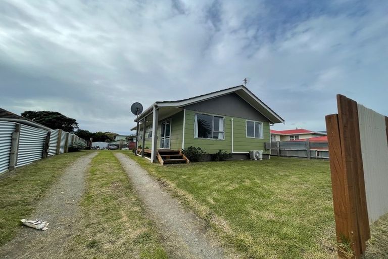 Photo of property in 60 Matai Street, Castlecliff, Whanganui, 4501