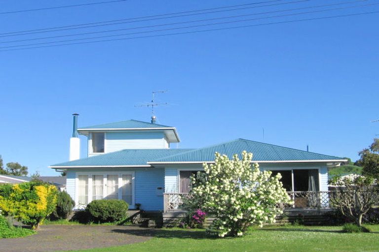 Photo of property in 16 Ayton Street, Mangapapa, Gisborne, 4010