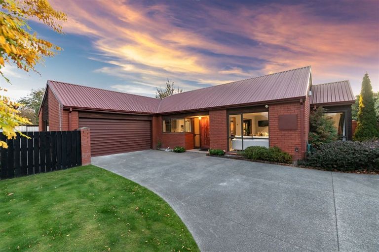 Photo of property in 15 Nepal Place, Burnside, Christchurch, 8053