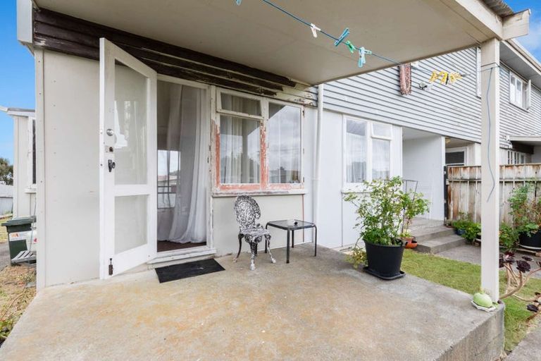 Photo of property in 14 Matipo Street, Castlecliff, Whanganui, 4501