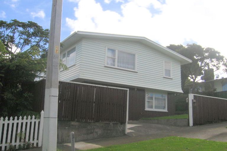 Photo of property in 16 Christina Grove, Normandale, Lower Hutt, 5010