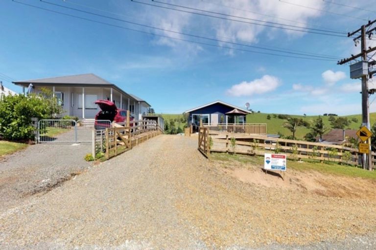 Photo of property in 32 Oxford Street, Whakapirau, Maungaturoto, 0583