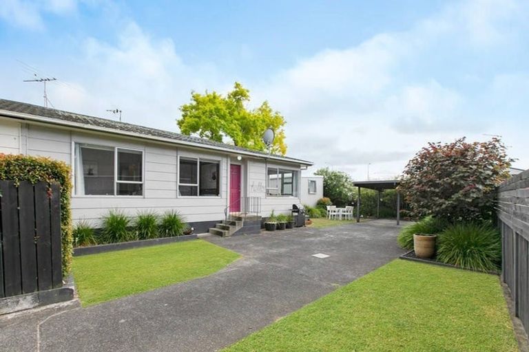 Photo of property in 2/27 Waimana Road, Conifer Grove, Takanini, 2112