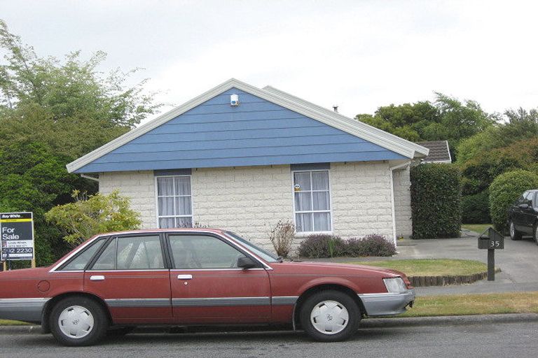 Photo of property in 35 Radiata Avenue, Parklands, Christchurch, 8083