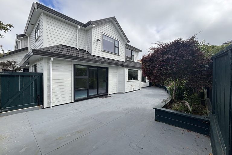 Photo of property in 18 Derry Hill, Churton Park, Wellington, 6037