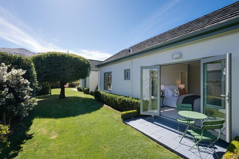 Photo of property in 2 Pearl Lane, Arrowtown, 9302