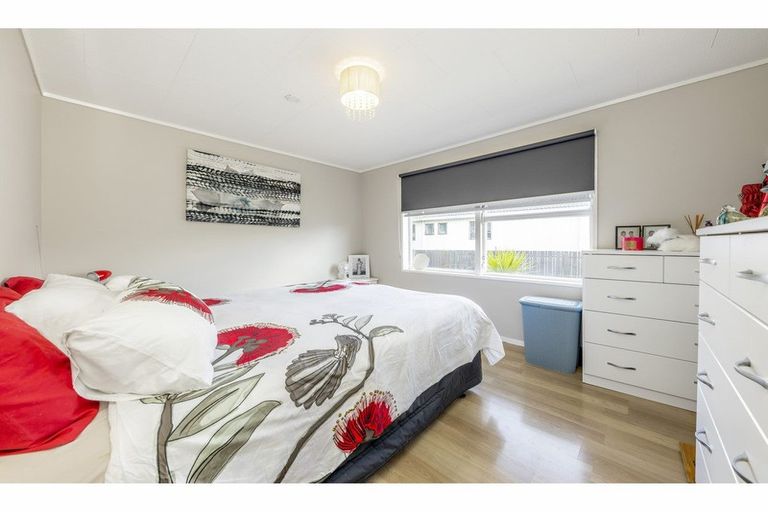 Photo of property in 1/23 Sikkim Crescent, Clover Park, Auckland, 2019