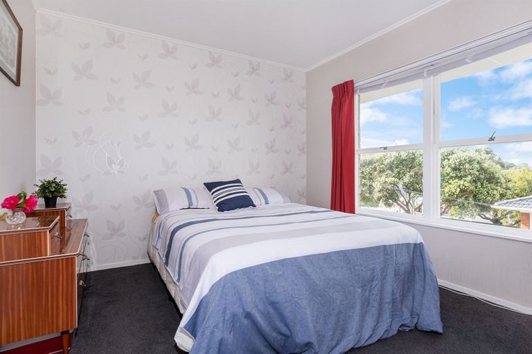 Photo of property in 2/8 East Coast Road, Milford, Auckland, 0620