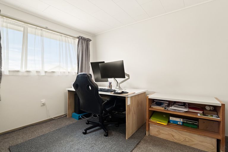 Photo of property in 17 Bradshaw Street, South Dunedin, Dunedin, 9012