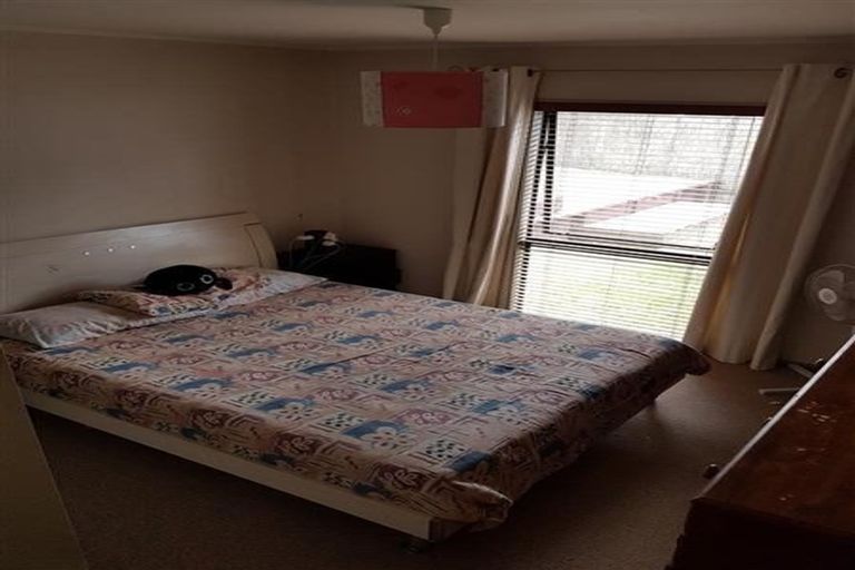 Photo of property in 1 Syntax Place, Conifer Grove, Takanini, 2112