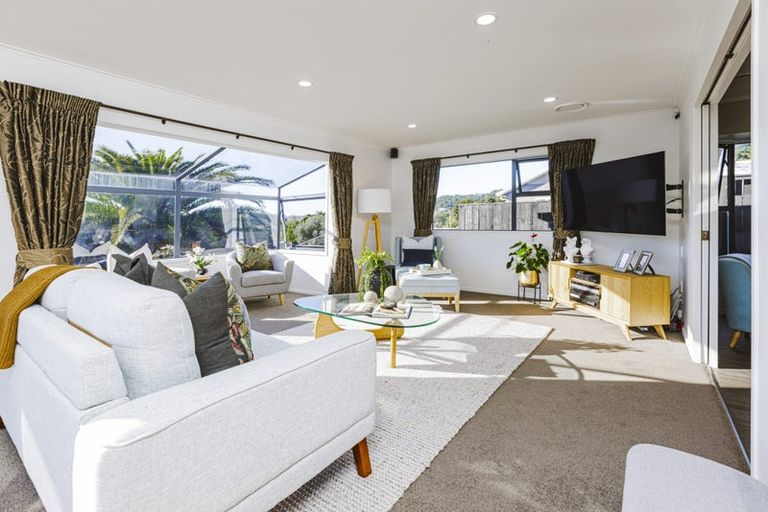 Photo of property in 13 The Glade North, Pukekohe, 2120