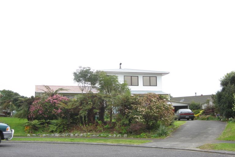 Photo of property in 18 Prudence Place, Oakura, 4314