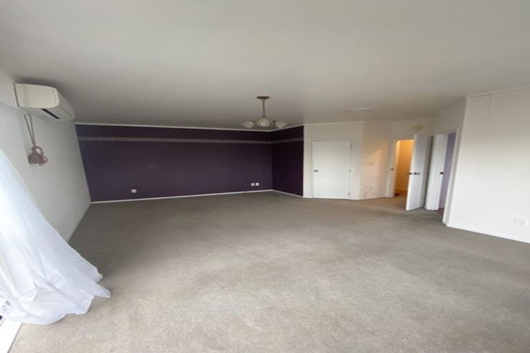 Photo of property in 101 Hillcrest Drive, Kelvin Grove, Palmerston North, 4414