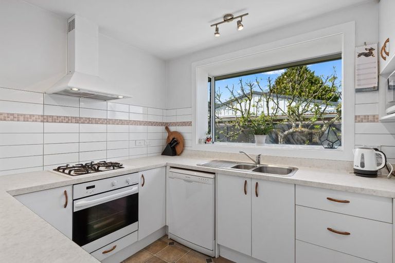 Photo of property in 94 Warren Crescent, Hillmorton, Christchurch, 8025