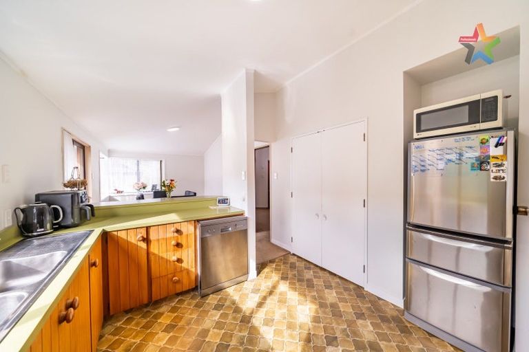 Photo of property in 19 Mcenroe Grove, Naenae, Lower Hutt, 5011