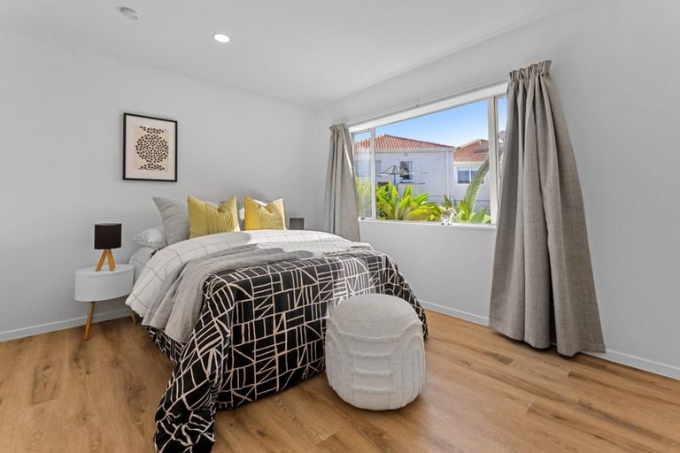 Photo of property in 18a Jacanas Place, Unsworth Heights, Auckland, 0632