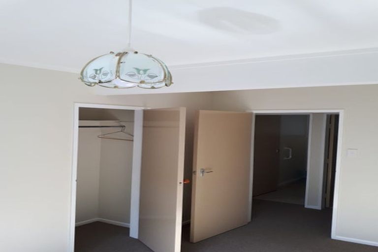 Photo of property in 2 Rajkot Terrace, Broadmeadows, Wellington, 6035