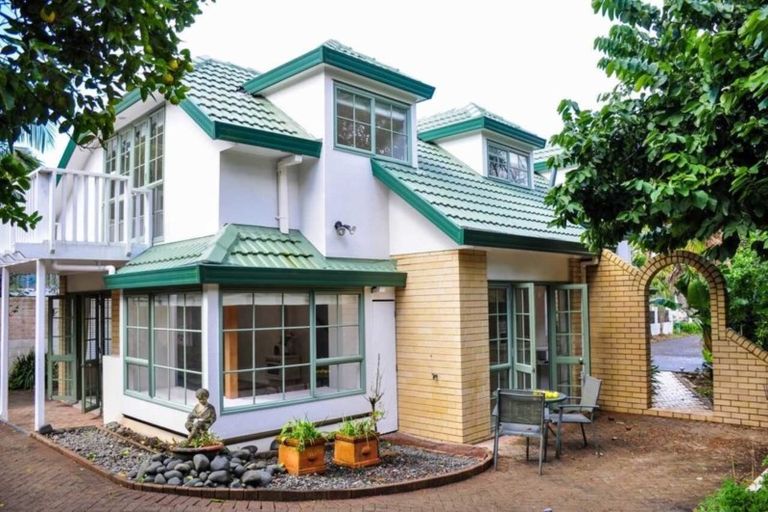 Photo of property in 58 Seabreeze Road, Narrow Neck, Auckland, 0624