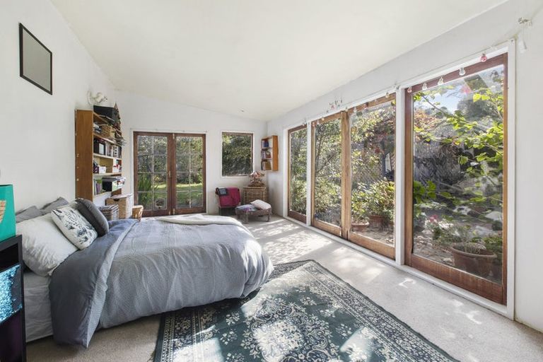 Photo of property in 102 Derwent Street, Island Bay, Wellington, 6023