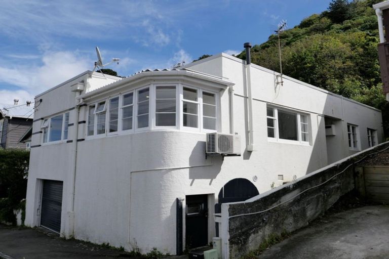 Photo of property in 9 Upper Lewisville Terrace, Thorndon, Wellington, 6011