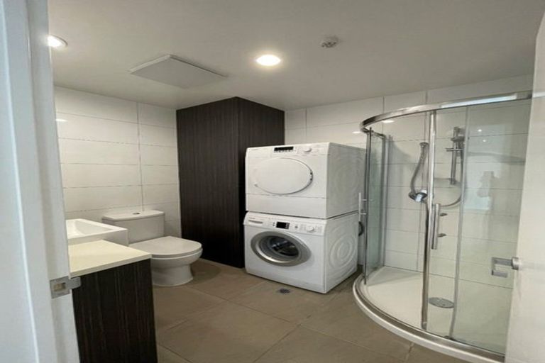 Photo of property in Apollo Apartments, 103/46 Rosedale Road, Rosedale, Auckland, 0632