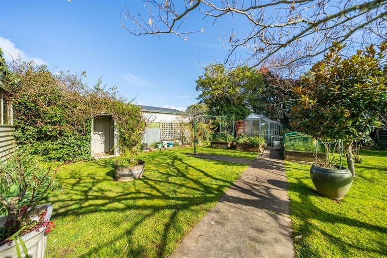 Photo of property in 10 Robertson Street, Elderslea, Upper Hutt, 5018