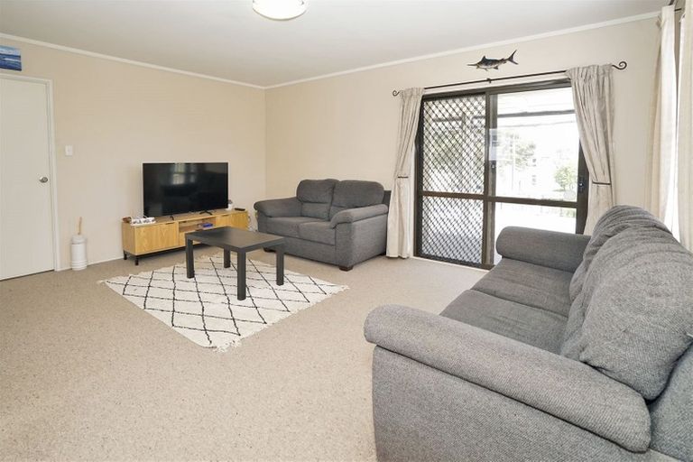 Photo of property in 2 Nyanza Street, Nawton, Hamilton, 3200