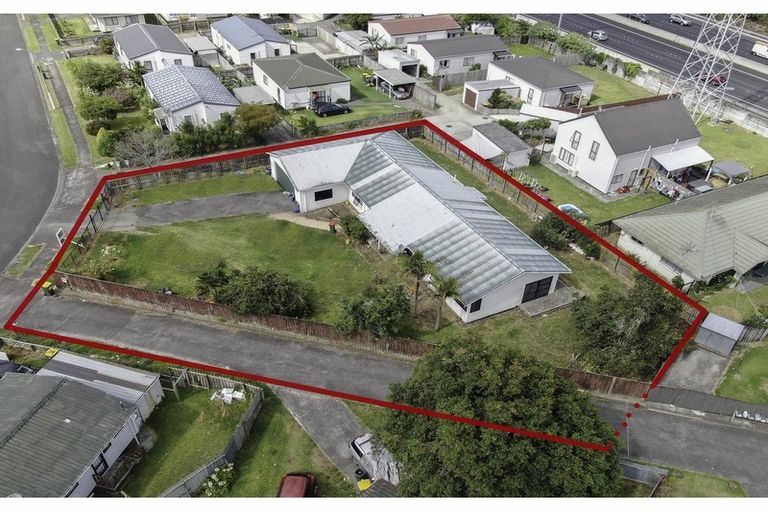 Photo of property in 17 Solveig Place, Randwick Park, Auckland, 2105