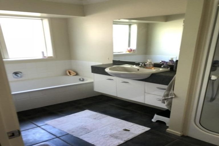 Photo of property in 12 Max Short Drive, Pukekohe, 2120