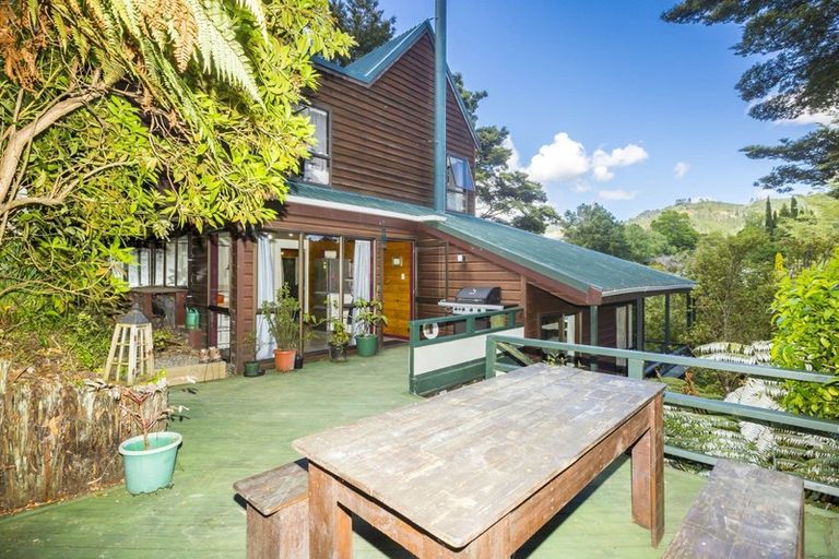 Photo of property in 27 Fendalton Crescent, Pinehaven, Upper Hutt, 5019