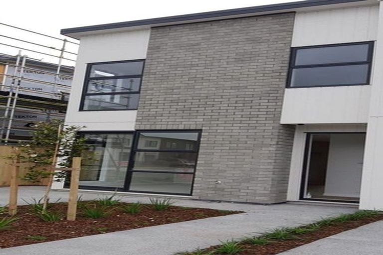 Photo of property in 18 Riria Crescent, Takanini, 2112