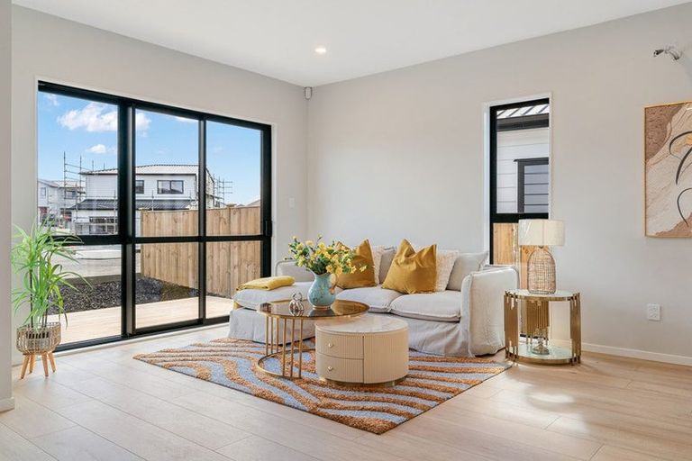 Photo of property in 73 Tributary Parade, Karaka, Papakura, 2113