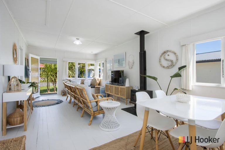 Photo of property in 18 Marine Avenue, Waihi Beach, 3611