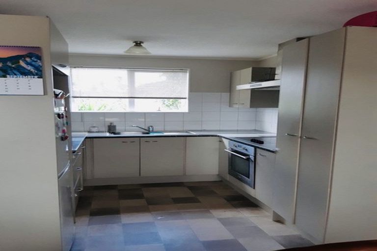Photo of property in 2 Sparrow Place, Weymouth, Auckland, 2103