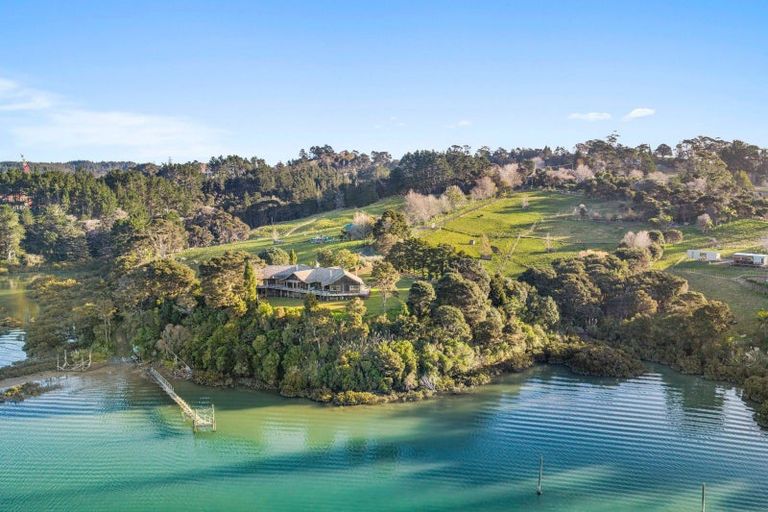 Photo of property in 80 Messenger Road, Stillwater, Silverdale, 0993