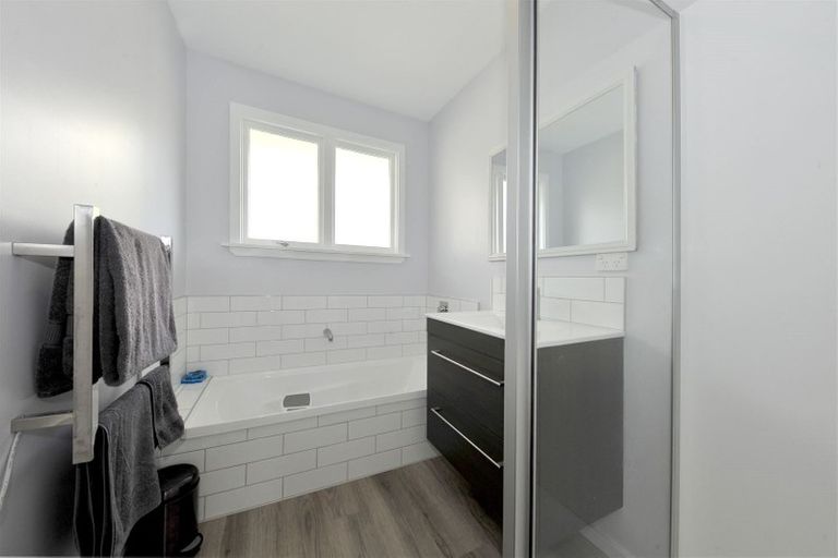 Photo of property in 6b Hudson Street, Bryndwr, Christchurch, 8053