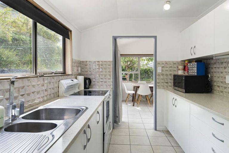 Photo of property in 2/39c Coronation Road, Hillcrest, Auckland, 0627