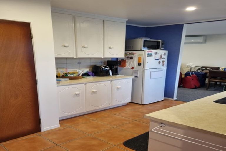 Photo of property in 2/28 Rata Street, New Lynn, Auckland, 0600