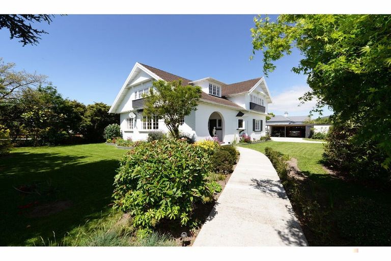 Photo of property in 17 Rhodes Street, Waimate, 7924