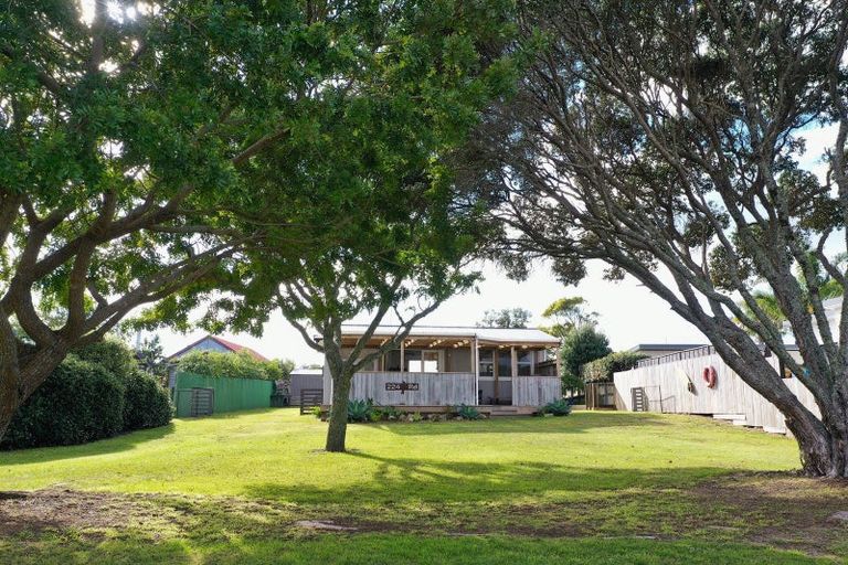 Photo of property in 224 Tui Road, Whangamata, 3620
