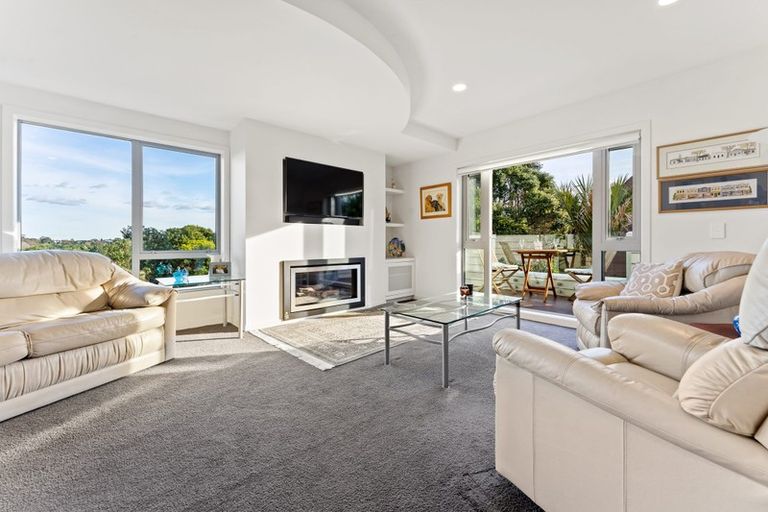 Photo of property in 18a Sylvan Park Avenue, Milford, Auckland, 0620