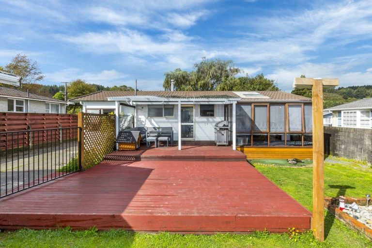 Photo of property in 71 Oregon Drive, Maoribank, Upper Hutt, 5018
