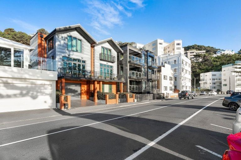 Photo of property in 286 Oriental Parade, Oriental Bay, Wellington, 6011